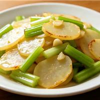 芹菜炒土豆片