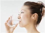 乱喝水减肥当心水中毒 怎么喝水才能瘦