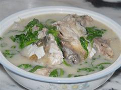 茼蒿鱼头汤