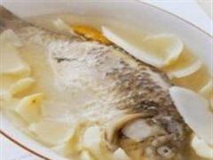 苹果鲫鱼汤