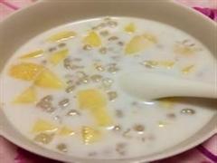 蜜桃西米露