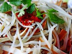 绿豆芽拌干丝