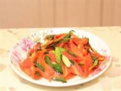 胡萝卜炒蒜苗