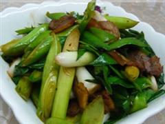 芹菜青蒜炒五花肉