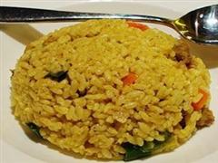 咖喱鸡肉蔬菜烩饭