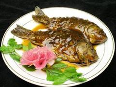 酥鲫鱼