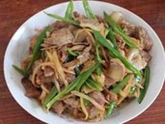 野菊花炒肉片