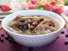 黑豆炖猪骨