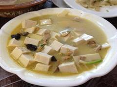 蚌肉豆腐汤