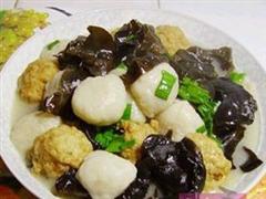 木耳菊花鱼丸