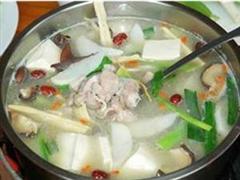 鲜笋肉片豆腐汤