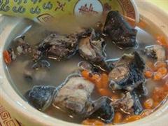 砂锅枸杞乌鸡