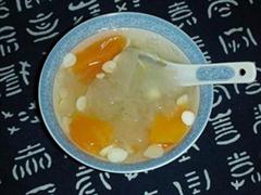 杏仁炖雪耳