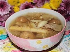 无花果雪梨雪耳瘦肉汤