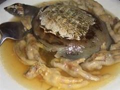 杏元凤爪炖水鱼