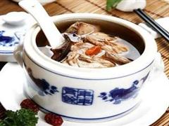 淮山银耳煲鸡汤