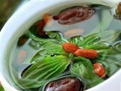 胡萝卜枸杞叶蚌肉汤