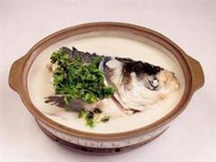 首乌鲫鱼汤