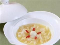 银耳甜鸽蛋