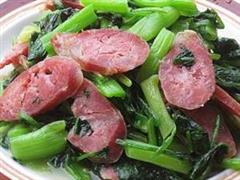 香肠拌菠菜