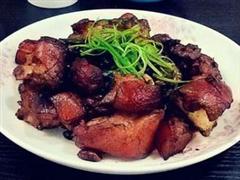 发菜蚝豉烧乳猪