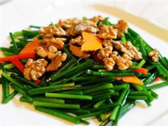韭菜炒胡桃仁