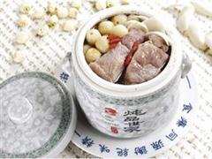 猪肉炖莲子