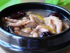红枣花生鸡脚汤