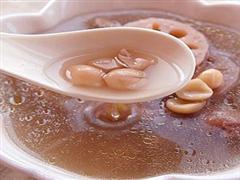 莲藕花生煲凤爪汤