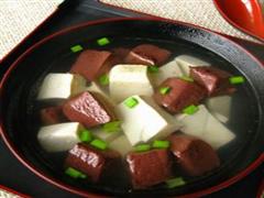 猪血豆腐汤