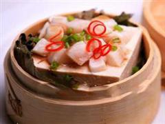 鳕鱼荷香蒸豆腐