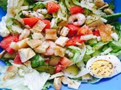 绿橄榄菊花菜酸黄瓜沙拉