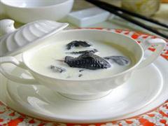 椰子牛奶竹丝鸡汤