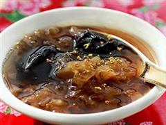 姜糖红枣银耳汤