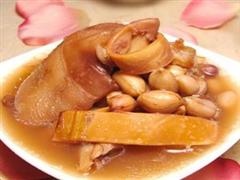 墨鱼花生猪手汤