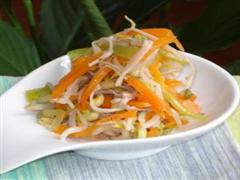 胡萝卜拌豆芽