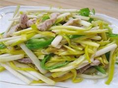 肉丝炒蒜黄