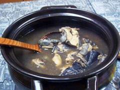 黄精杞枣乌骨鸡汤