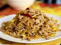 豆芽炒肉丁