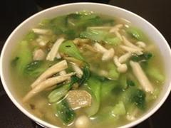 菜心鸽蛋蘑菇汤