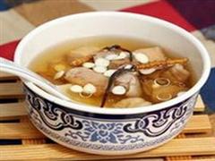 银耳杏仁鹌鹑汤