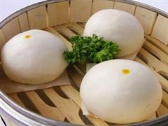 蛋黄莲茸包