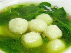 鲜奶鱼圆汤