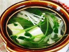 豌豆苗豆腐汤