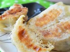原生态野菜水煎饺