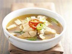 银耳杏仁豆腐汤