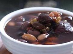 益母苏木黑豆粥