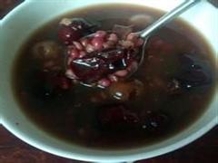 红枣花生红小豆汤