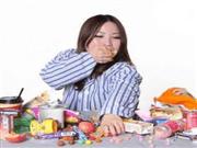 17岁女孩节食减肥暴痩到72斤却染上暴食症 1个月反弹30斤